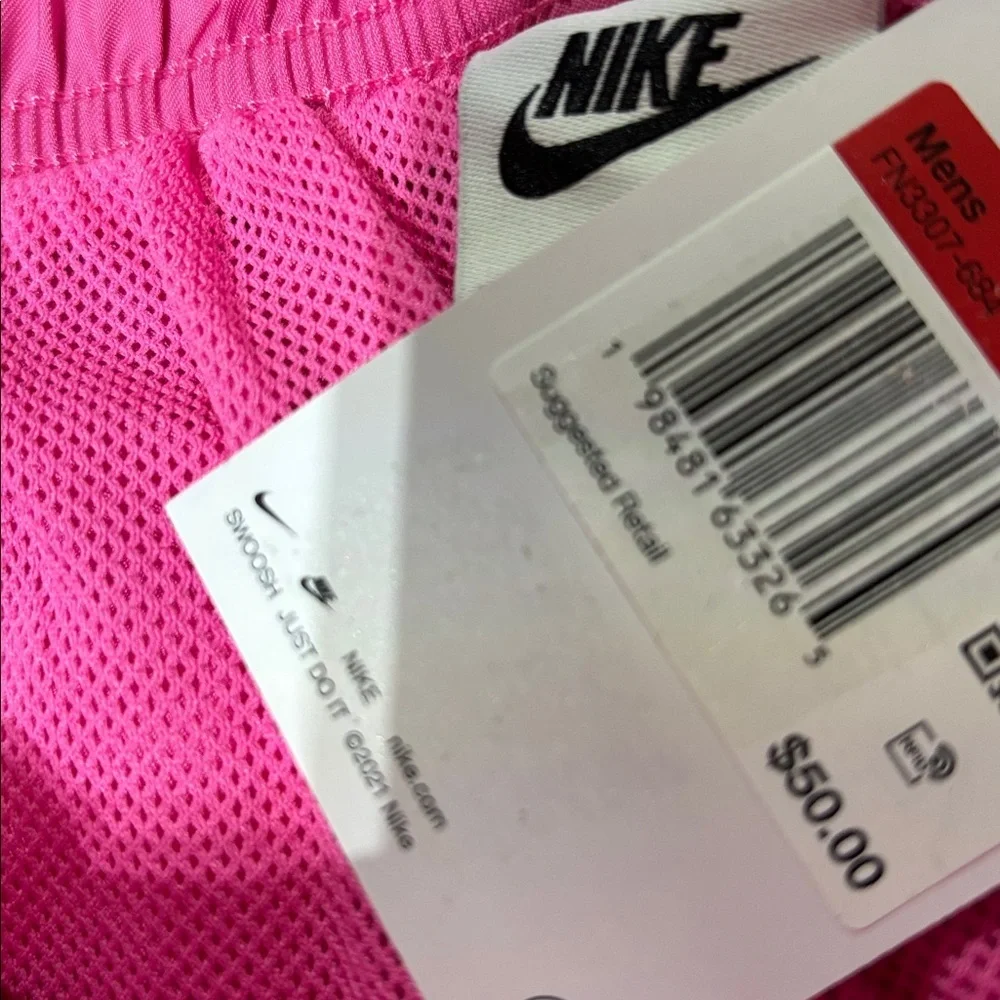 Nike Standard Fit,Above Knee length,elastic waist drawcord,hip,back pockets